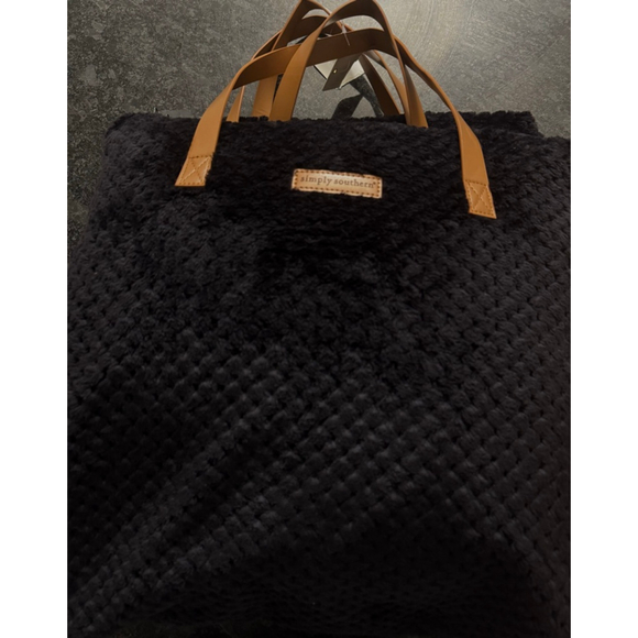 Simply Southern 2-in-1 Blanket In A Bag -
This listing is for one Black 2-In-1 - Picture 1 of 7